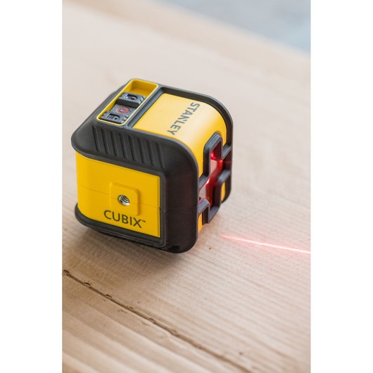 STANLEY® Cubix™ Ristilinjalaseri  punainen